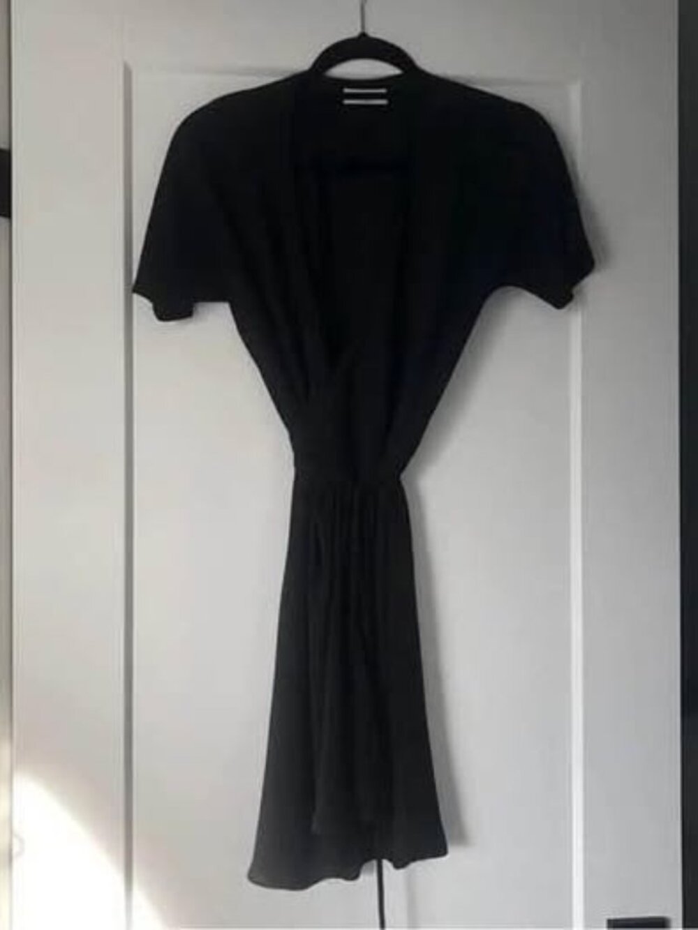 Aritzia Babaton Mini Wrap Dress Black Chiffon Short Sleeve V-Neck Size XXS